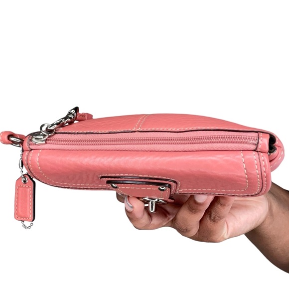 Vintage pink leather coach wristlet. - Picture 5 of 5